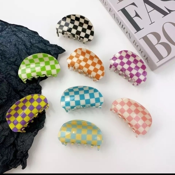 NWT Blue and White Checkered Hair Claw Clip - Picture 4 of 4